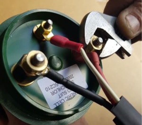 Bolted salt cell connection